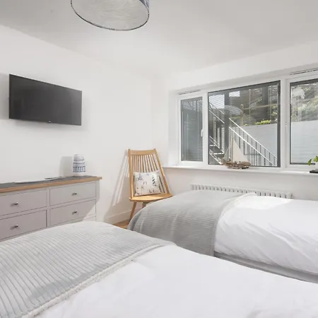 Greensleeves, Holiday home