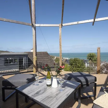 Holiday home Greensleeves, *